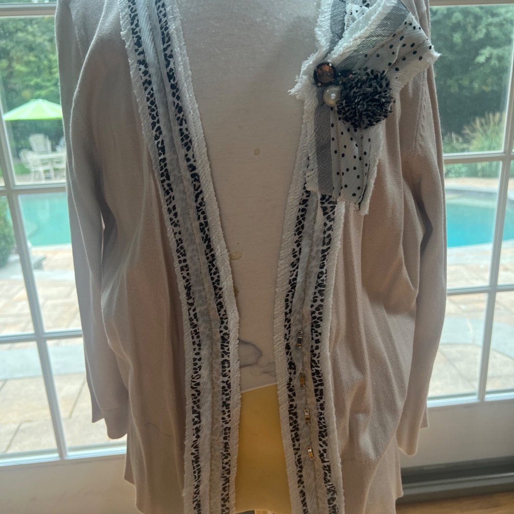 White House Black Market Beige Cardigan With Animal Print Detail Women's Size L - Picture 2 of 8